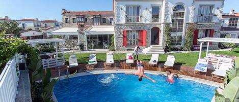 Outdoor pool, sun loungers