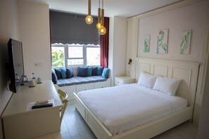 Superior Double Room | In-room safe, free WiFi, bed sheets - Kokopelli Alacati (Cesme)