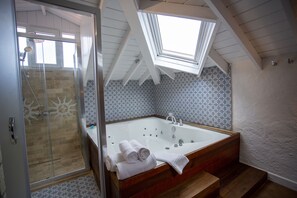 Exclusive-Loft, 1 Queen-Bett | Whirlwanne