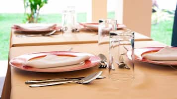Breakfast, lunch, dinner served; international cuisine