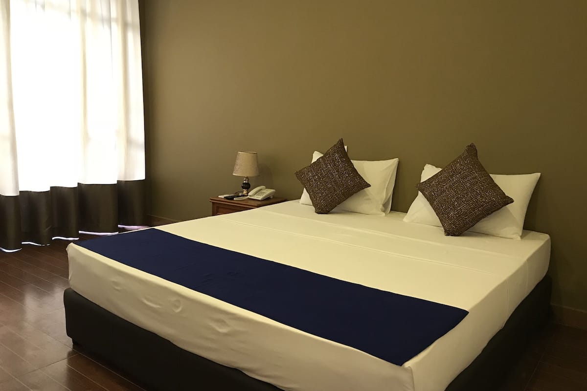 Deluxe Quadruple Room, Multiple Beds, Private Bathroom | In-room safe, desk, iron/ironing board, rollaway beds (surcharge)