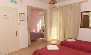 Apartment (No5) | In-room safe, desk, soundproofing, iron/ironing board - Hotel Elena (Leros)