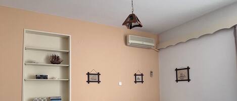 Departamento, 1 habitación (No6) | Caja de seguridad en la habitación y escritorio