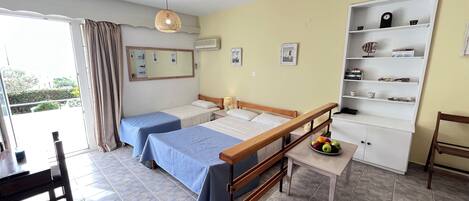 Appartement, en mezzanine (No2) | Coffres-forts dans les chambres, bureau