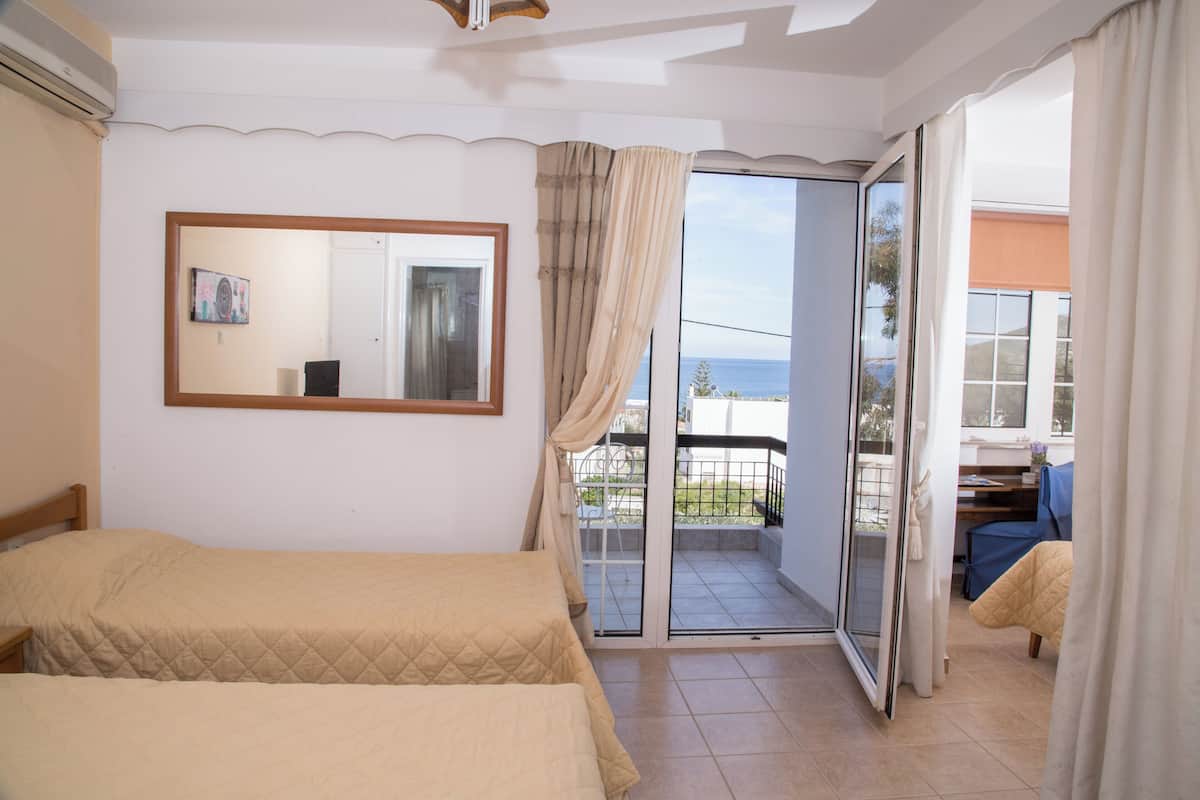 Apartment, Balcony (No8) | In-room safe, desk, laptop workspace, soundproofing