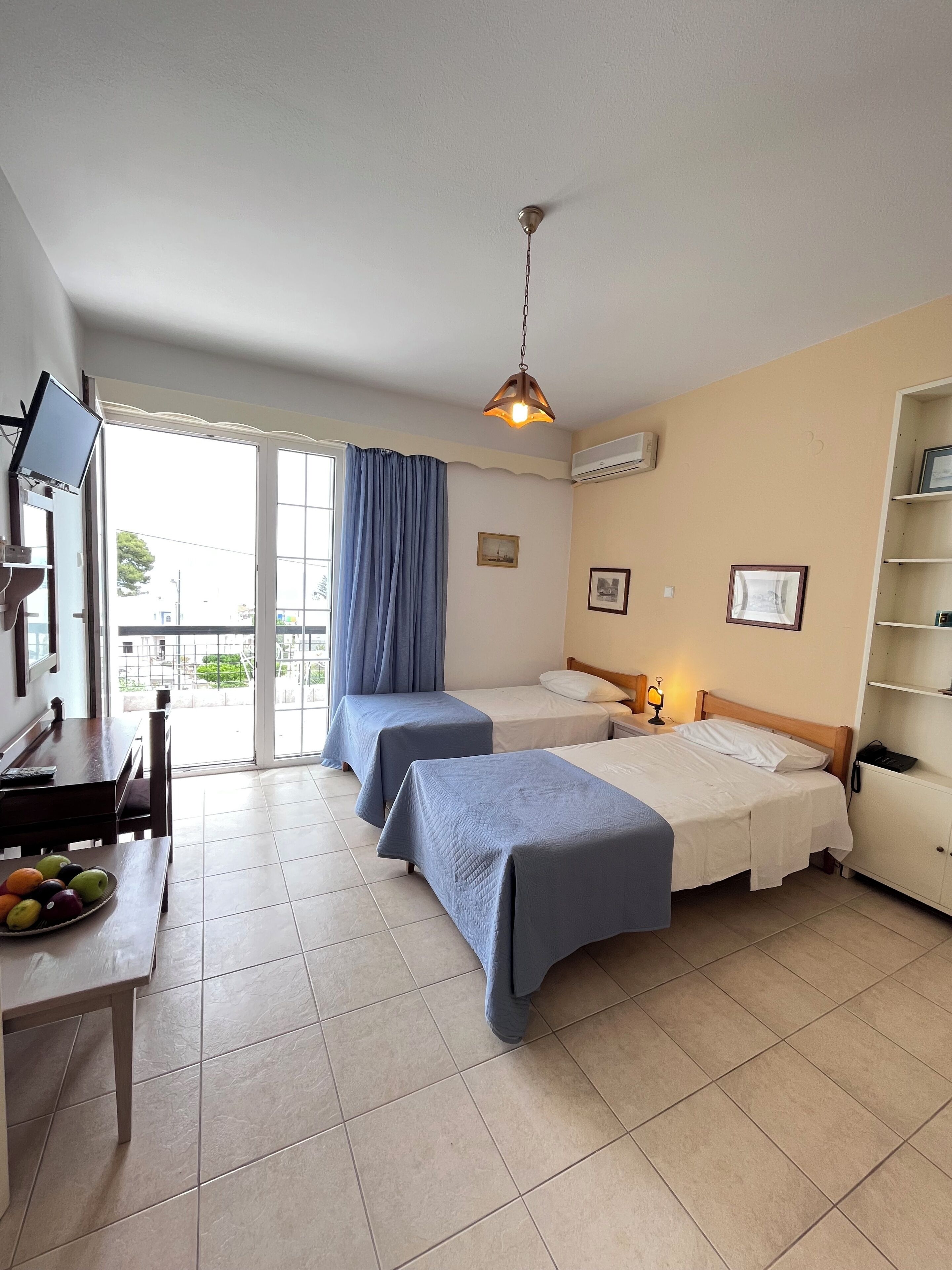 Apartment (No7) | In-room safe, desk, soundproofing, iron/ironing board