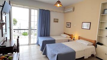 Apartment (No7) | In-room safe, desk, soundproofing, iron/ironing board