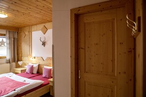 Apartment, 2 Bedrooms, Garden Area | 2 bedrooms, blackout drapes, cribs/infant beds, free WiFi - TiroLiving (Berwang)