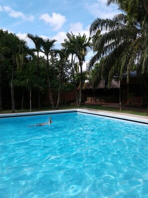 Outdoor pool - Hotel Ambaibo (Rurrenabaque)