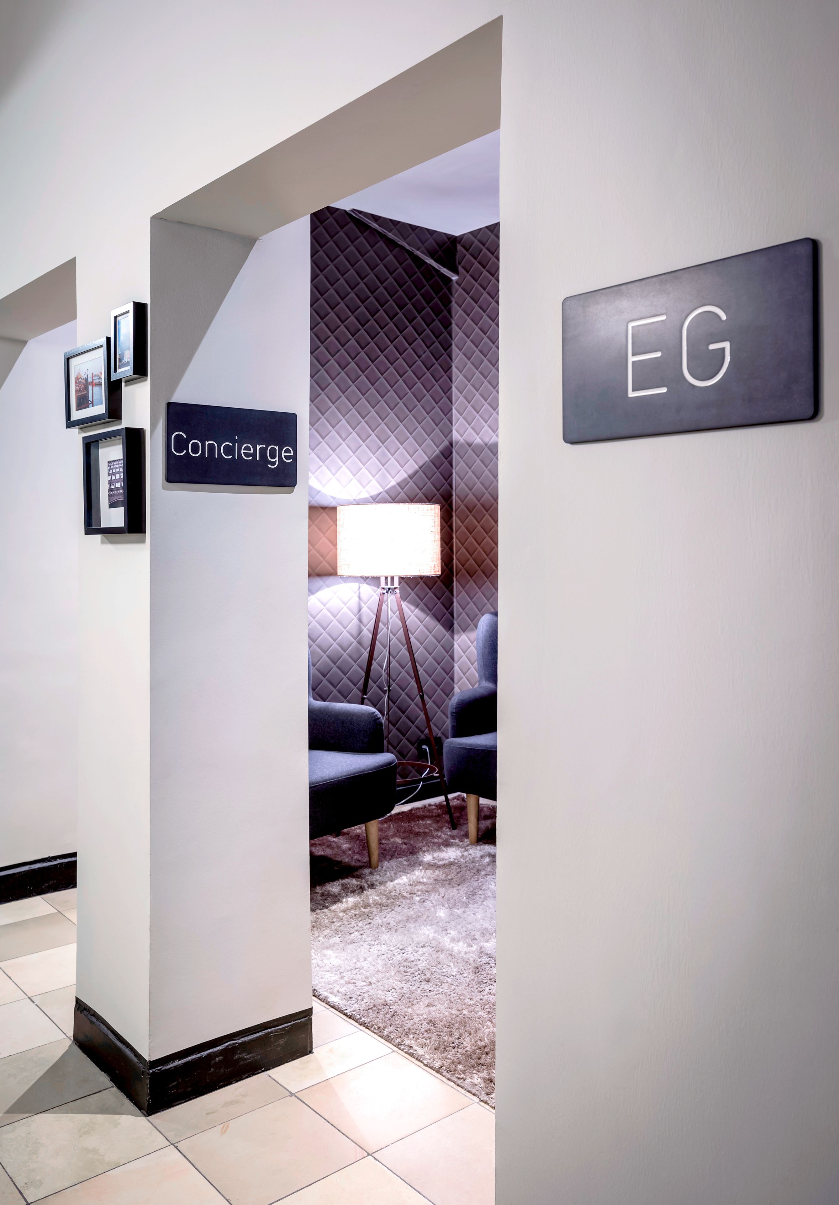 콘시어지 데스크