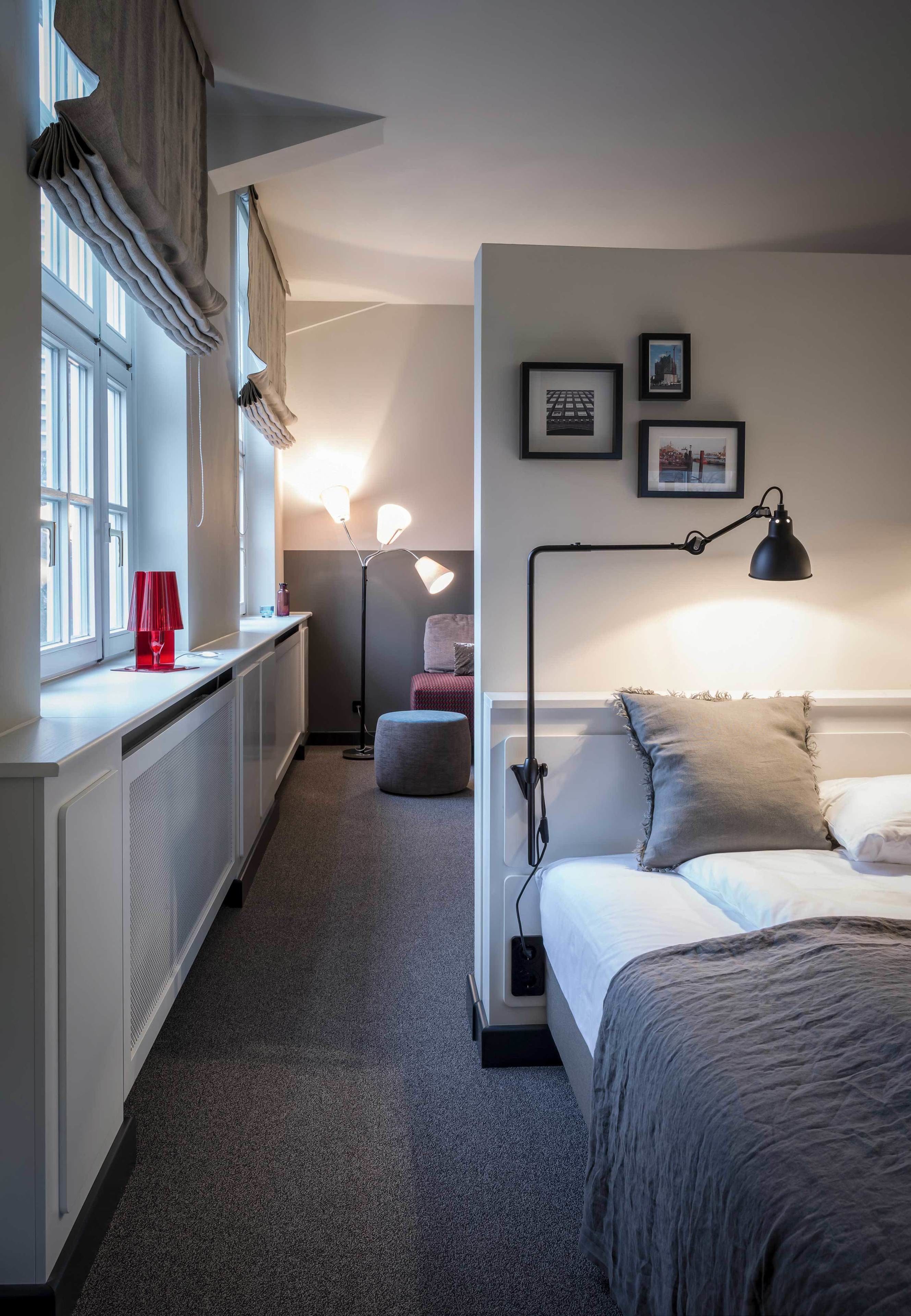 Loft | Hochwertige Bettwaren, Schreibtisch, kostenloses WLAN, Bettwäsche