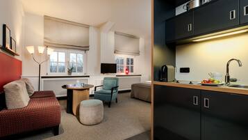 Classic Apartment | Living area | Flat-screen TV