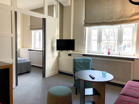 Junior Studio Suite | Premium bedding, desk, free WiFi, bed sheets