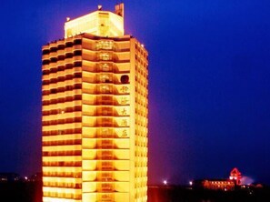 Façade de l’hébergement - soirée/nuit