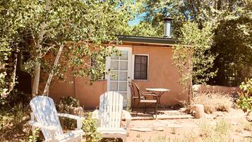 Standard Cottage, 1 Queen Bed with Sofa bed (Pond Casita) | Terrace/patio