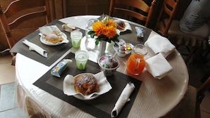 Ferdiglaget frokost hver dag (mot et tillegg)