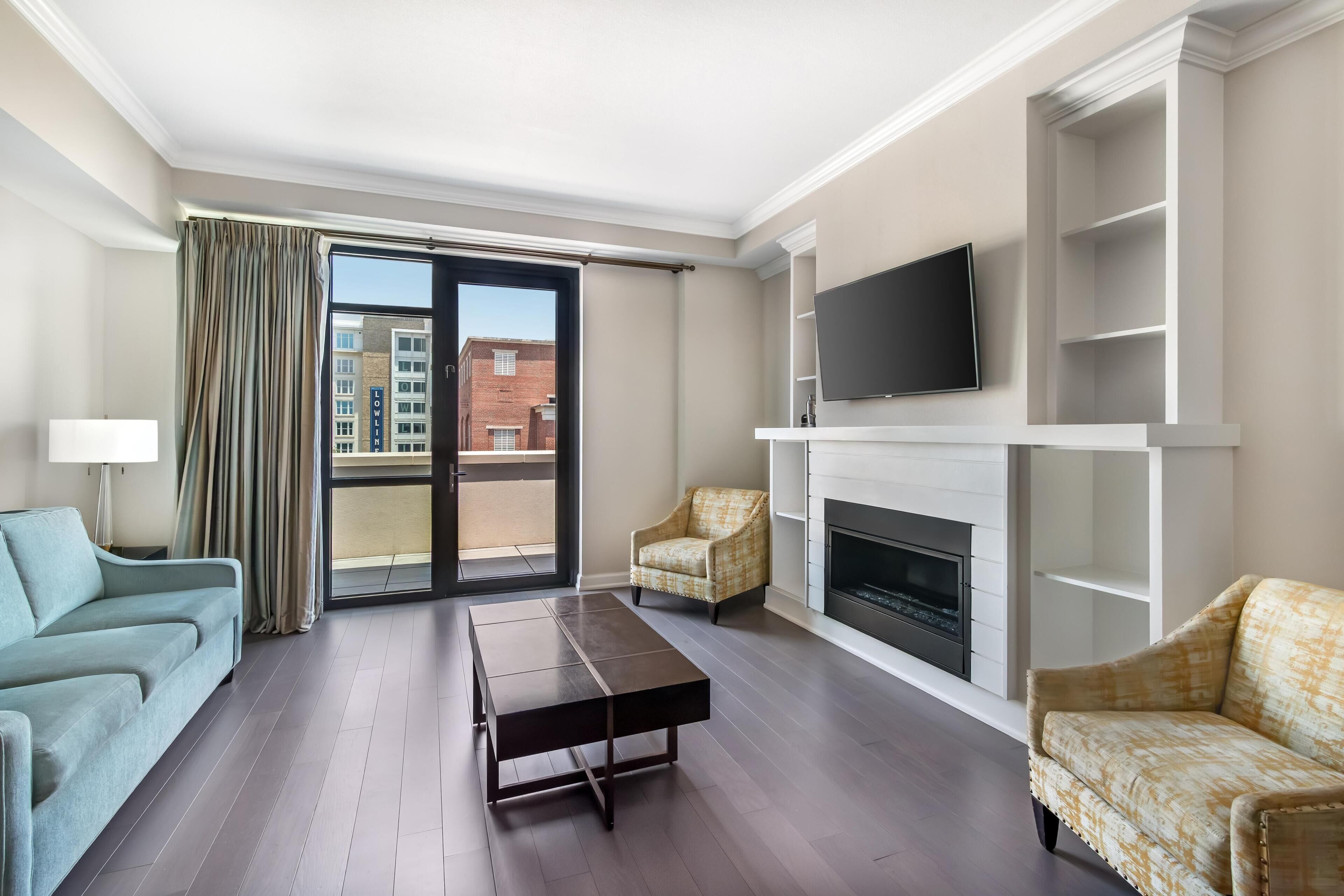 Presidential Room, 2 Bedrooms, Kitchen | Living area