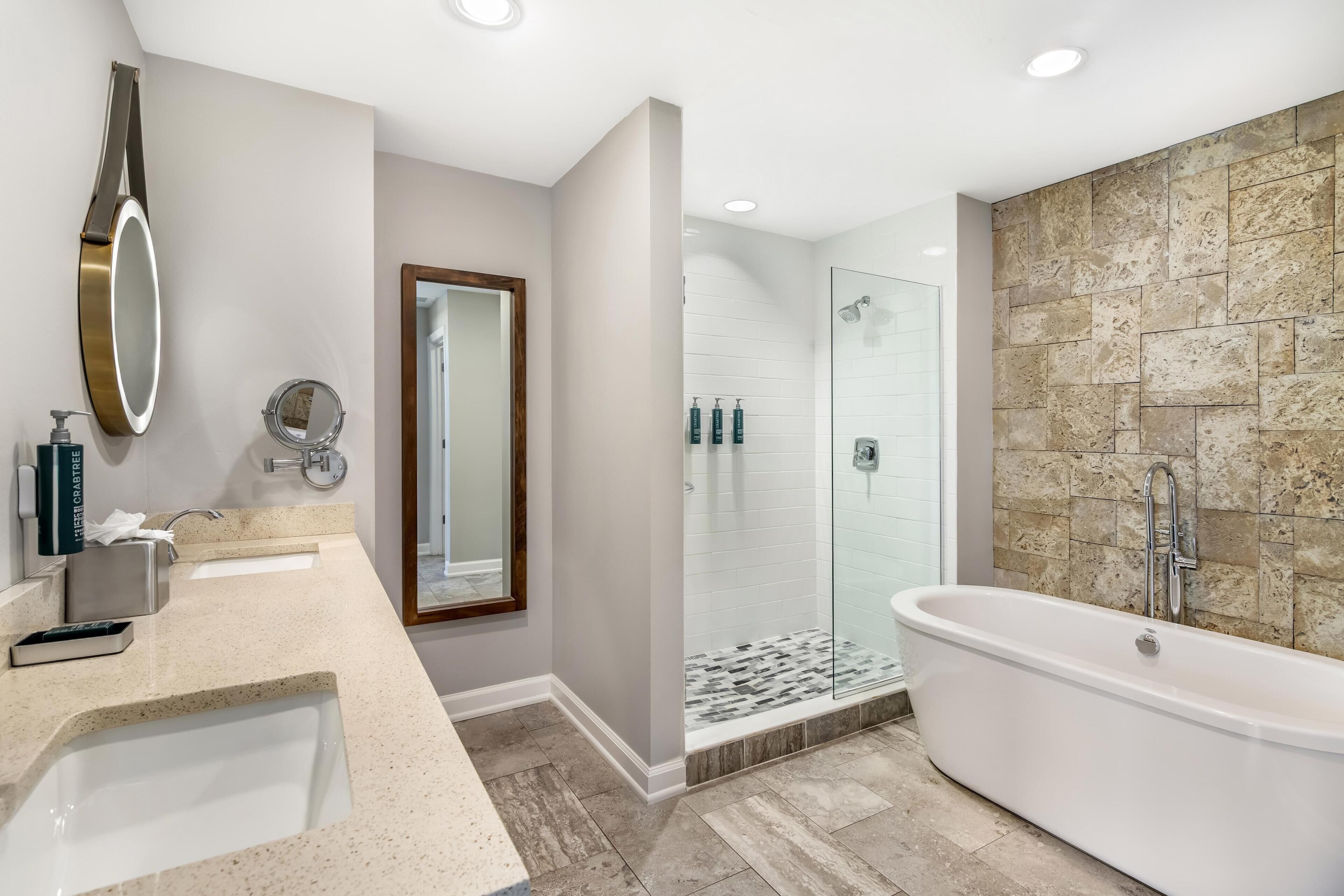 Presidential Room, 2 Bedrooms, Kitchen | Bathroom