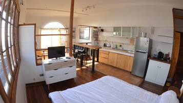 Standard Apartment, Ocean View, Tower | Soundproofing, iron/ironing board, free WiFi