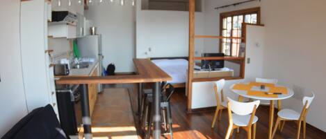 Sistema de insonorización, tabla de planchar con plancha y wifi gratis