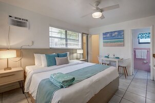 Efficiency King Room | Free WiFi, bed sheets