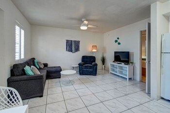 One Bedroom Apartment One King  | Living area at Sea Garden by the Sea