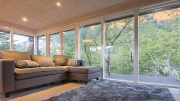 Cabana 6 pax | Living area | Flat-screen TV