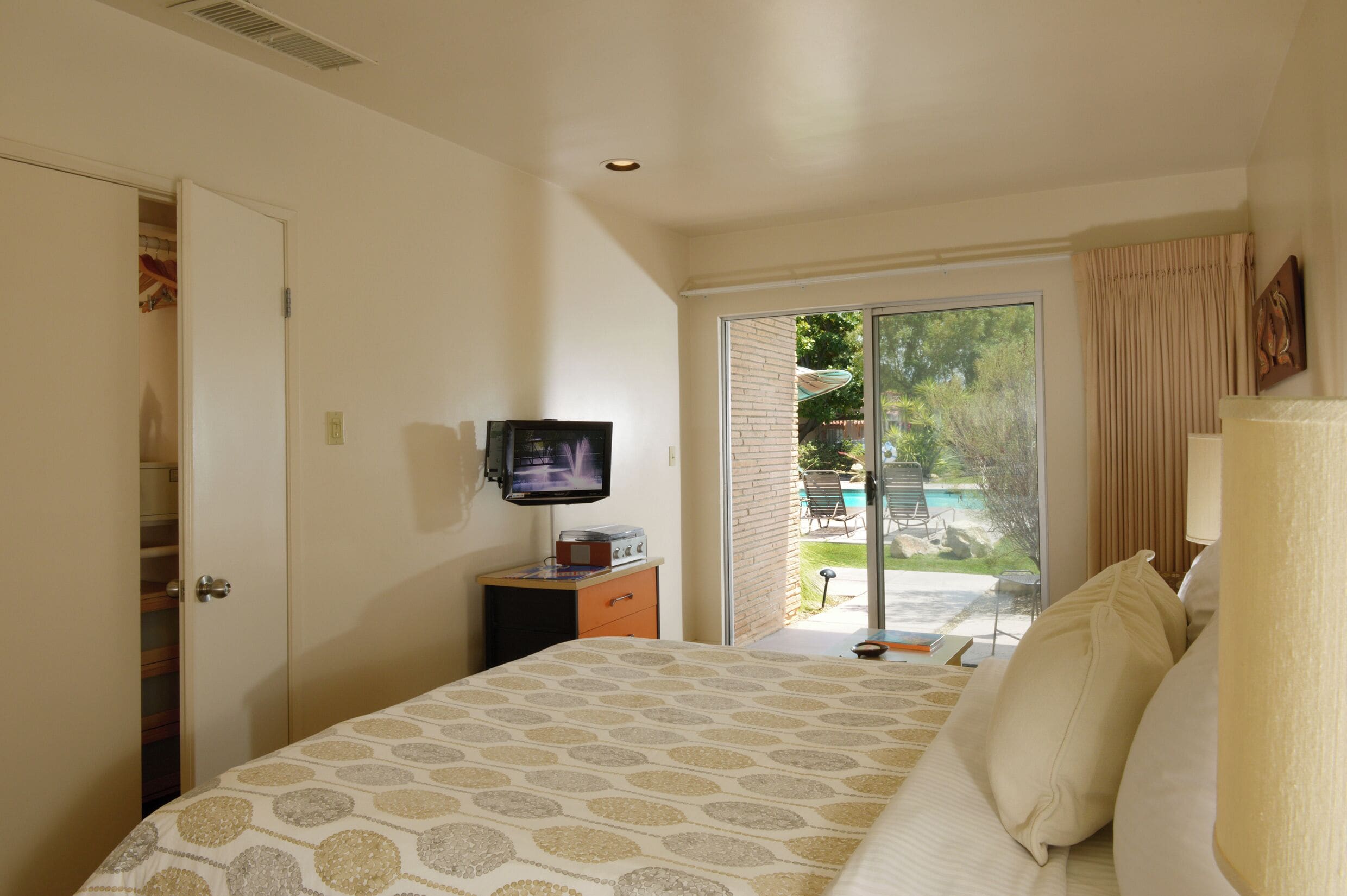 Photo - The Hideaway - 21 and Over - A Town & Desert Boutique Hotel