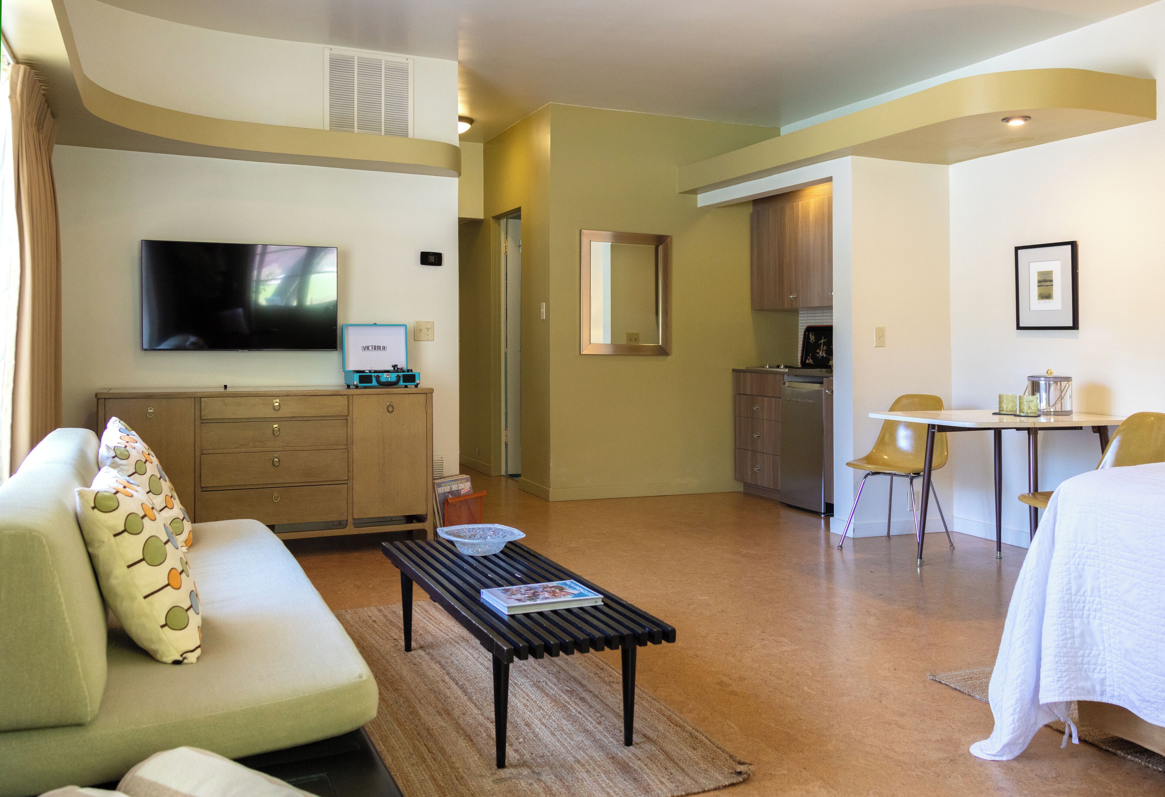 Photo - The Hideaway - 21 and Over - A Town & Desert Boutique Hotel