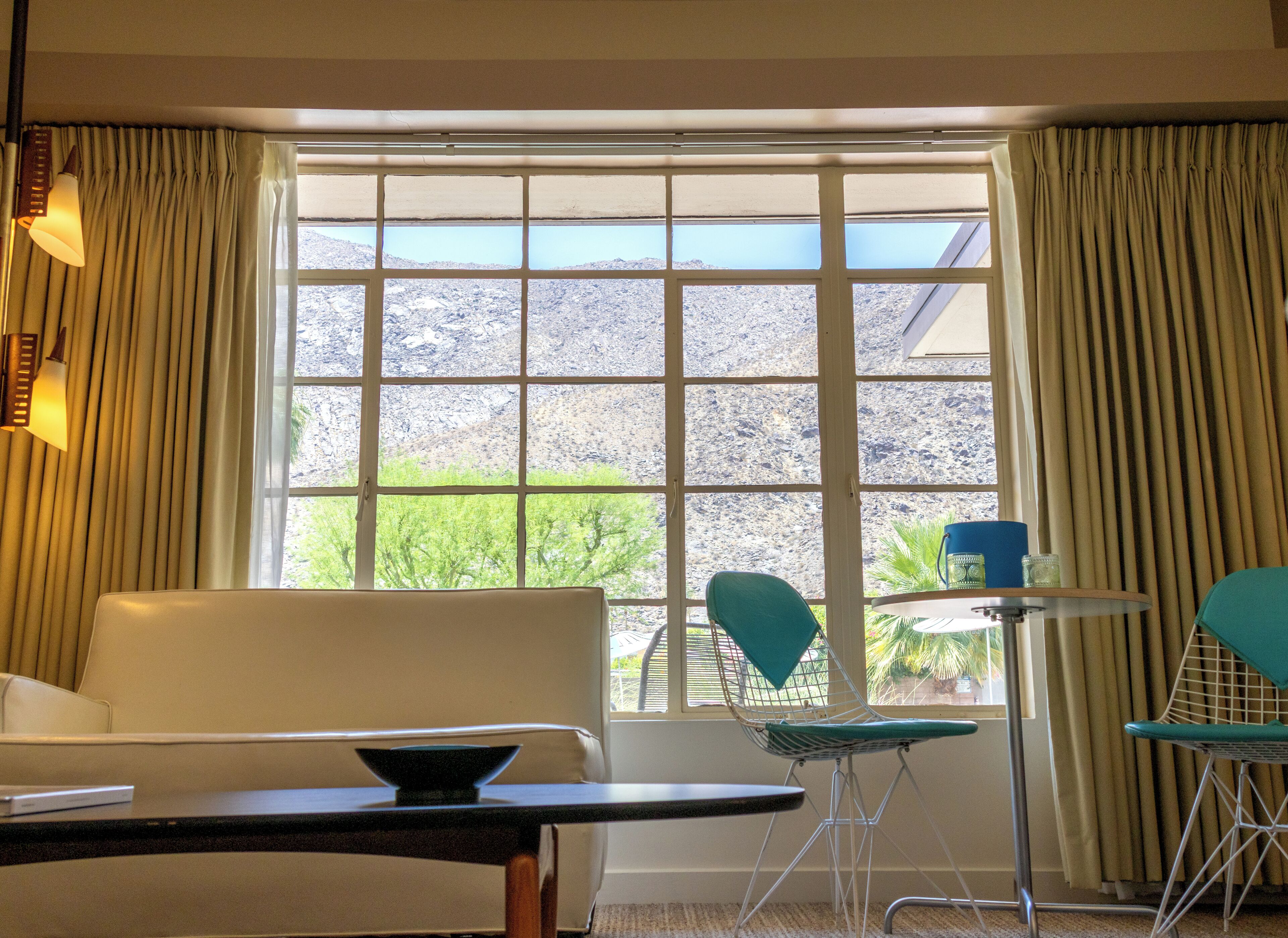 Værelse - 1 kingsize-seng - ved pool | Premium-sengetøj, senge med topmadrasser, pengeskab på værelset