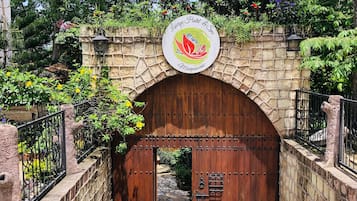 Fachada de la propiedad