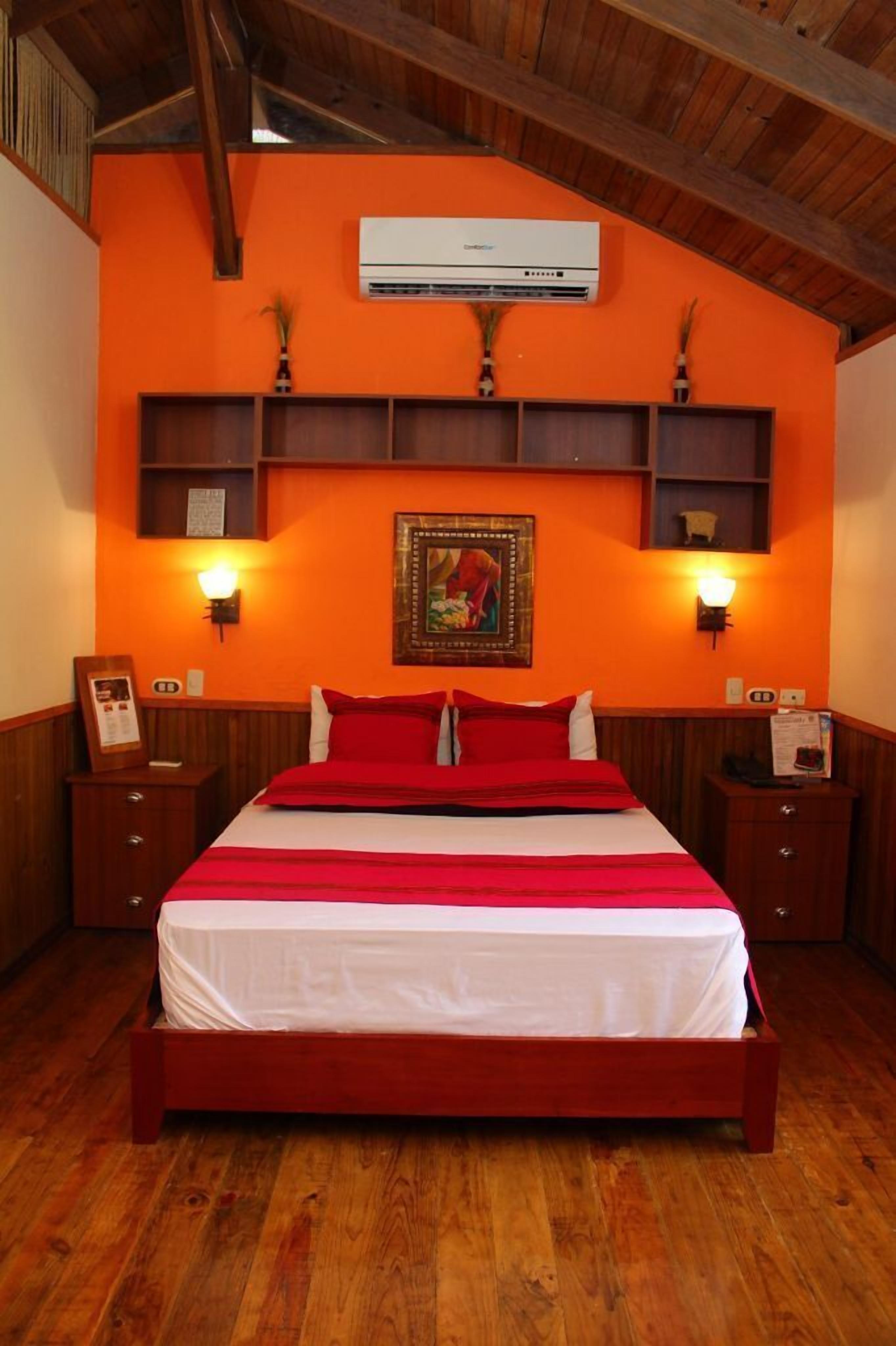 Basic Single Room | Living area