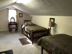 8 habitaciones, escritorio, tabla de planchar con plancha y wifi gratis 