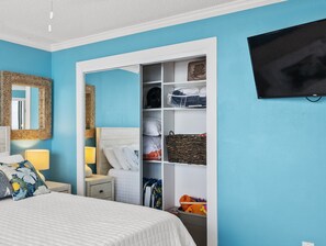 2 bedrooms, desk, iron/ironing board, travel cot