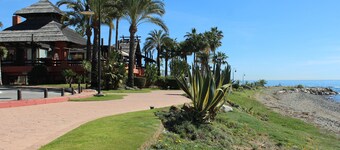 Gloednieuw 2 slaapkamer appartement gelegen op 5 minuten van Puerto Banus