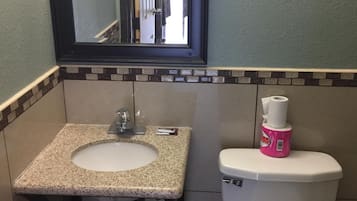 Shower, free toiletries, towels