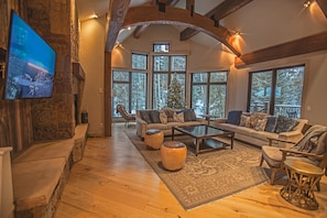 Smart TV, fireplace, video games, Netflix - Ski-in/Ski-Out Retreat with Elevator; Free Local Shuttle (Breckenridge)