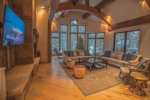 Ski-in/Ski-Out Retreat with Elevator; Free Local Shuttle