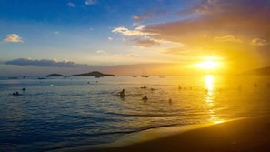 Una playa cerca