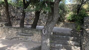 Enceinte de lâhĂ©bergement