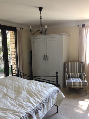 3 camere, ferro/asse da stiro, culla da viaggio, Wi-Fi gratuito