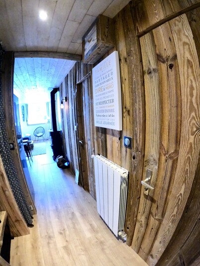 Beautiful Apartment of 40m2, 5 pers, Tignes. WIFI, ski slopes.