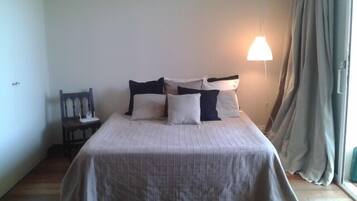 2 bedrooms, iron/ironing board, travel crib, free WiFi