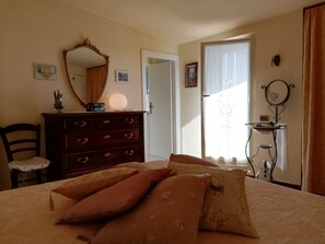 3 chambres, fer et planche à repasser, Wi-Fi gratuit, draps fournis