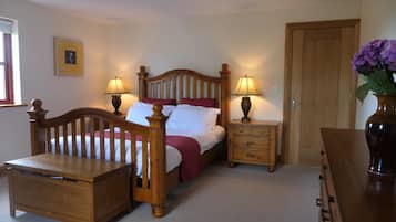 5 makuuhuonetta, silitysrauta/-lauta, ilmainen Wi-Fi, vuodevaatteet