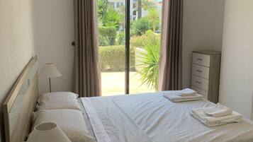 2 sovrum, strykjÀrn/strykbrÀda, gratis wi-fi och sÀngklÀder