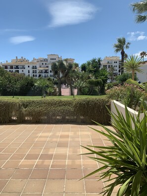 Property grounds - La Duquesa Port, South facing ground floor apartment, with large terrace (Puerto Duquesa)