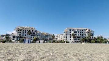 På stranden
