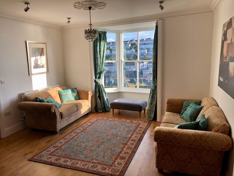 Bayview Cottage - Breathtaking Harbour And Sea Views, With Complimentary Parking - Tregony