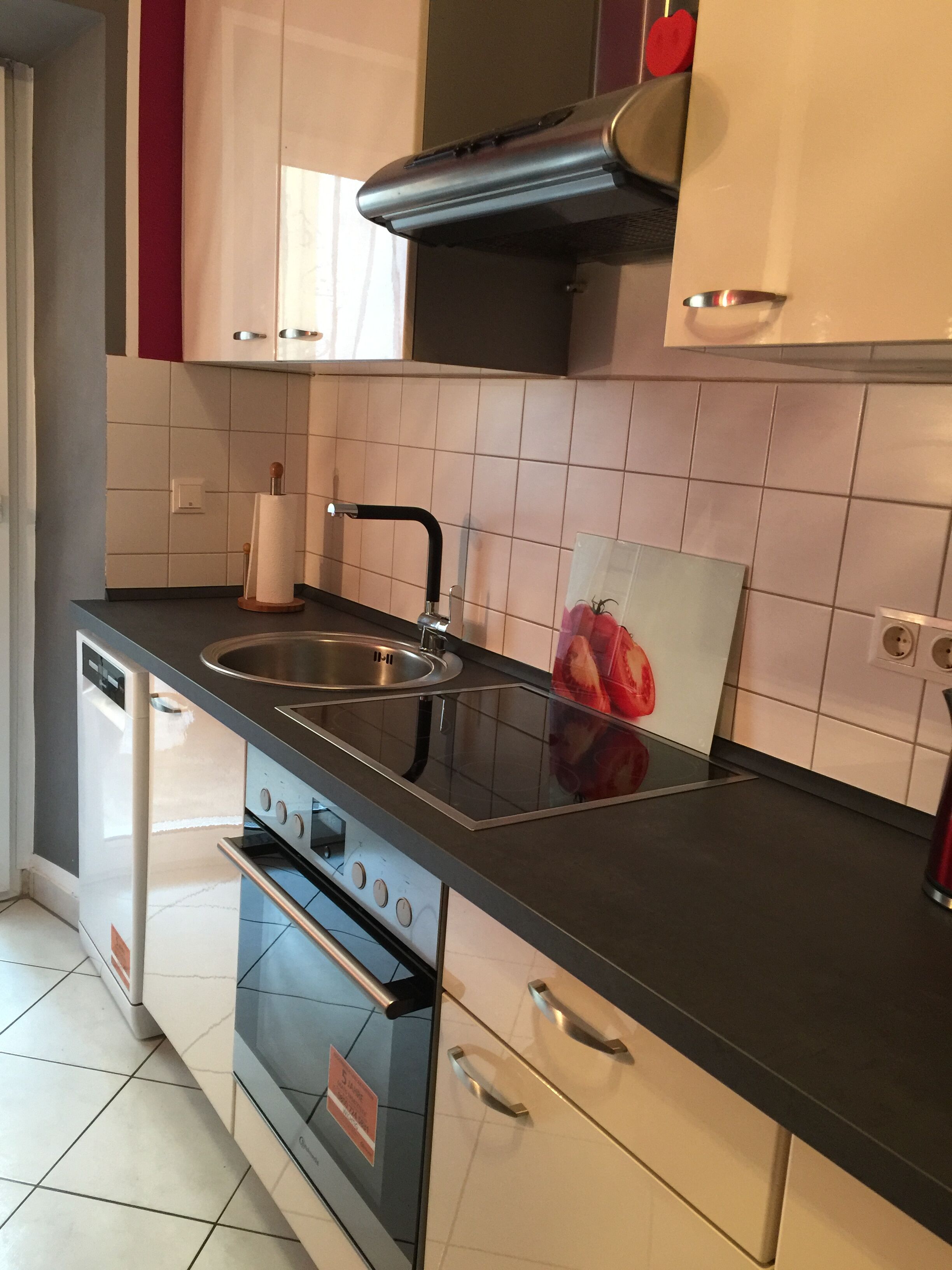 Refrigerador, microondas, parrilla de estufa y lavavajillas 